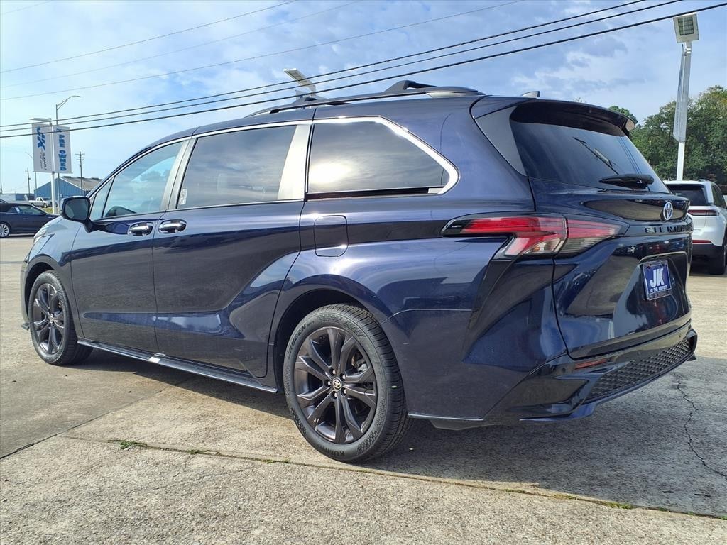Used 2023 Toyota Sienna XSE Van