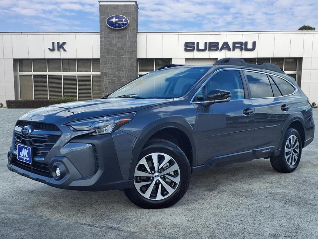 2025 Subaru Outback Premium's photo