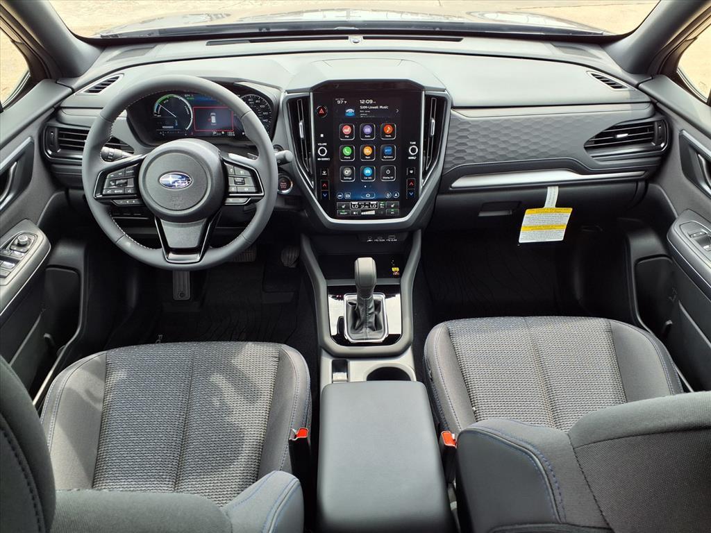 2025 Subaru Forester Premium photo 3