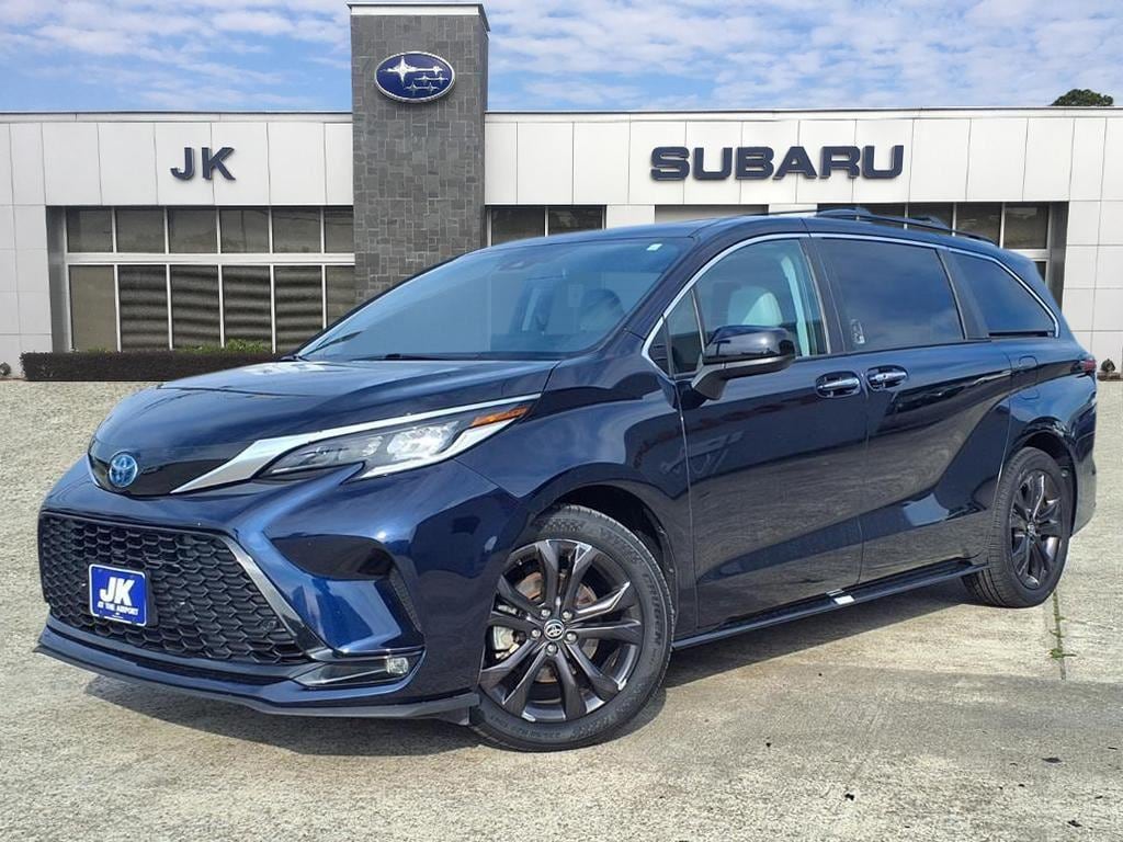 Used 2023 Toyota Sienna XSE Van