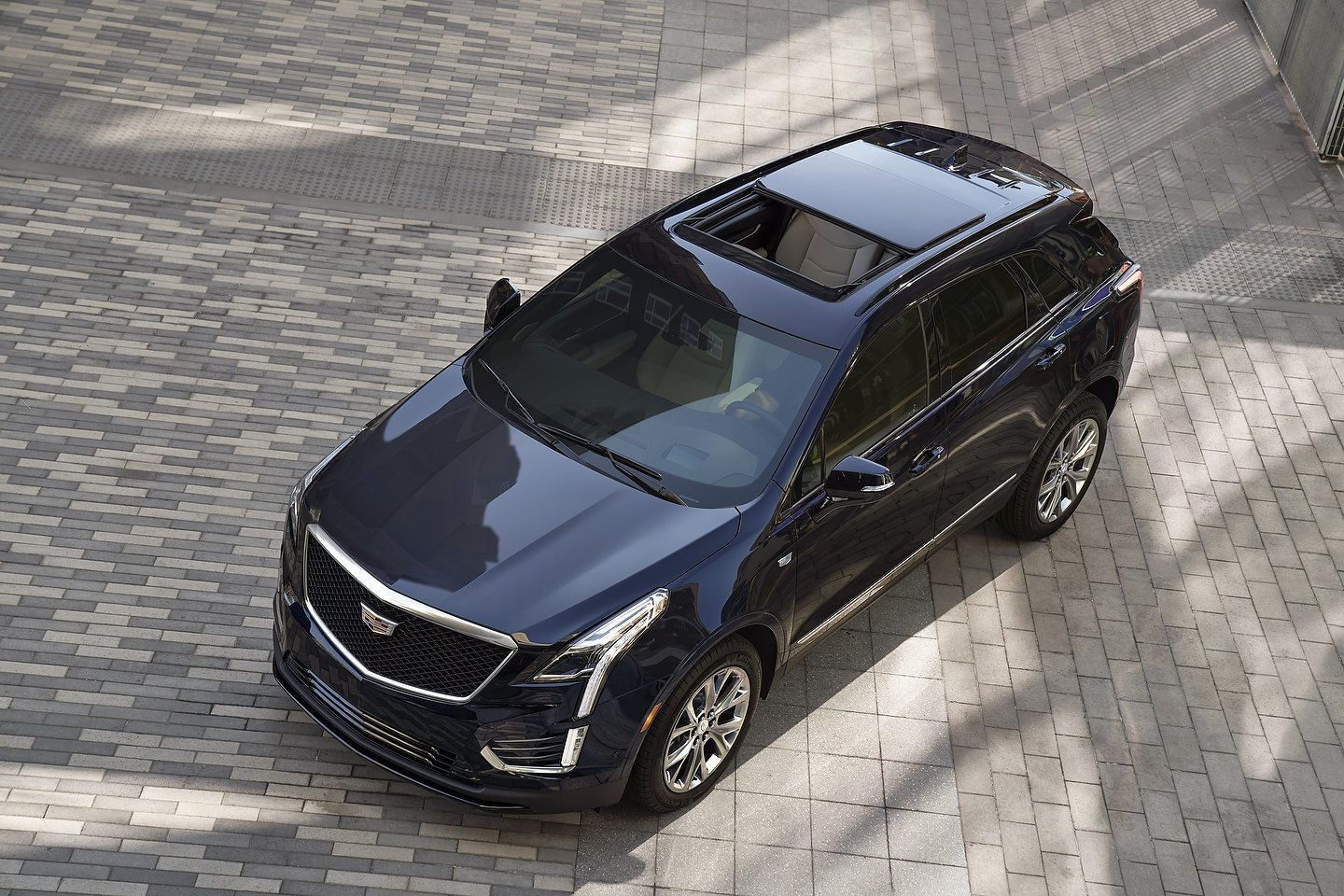 2021-cadillac-xt5-0021621536702185.jpeg