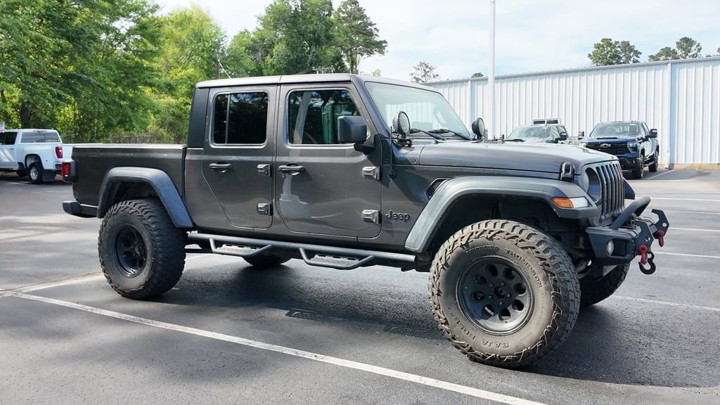 2020 Jeep Gladiator Sport S's photo