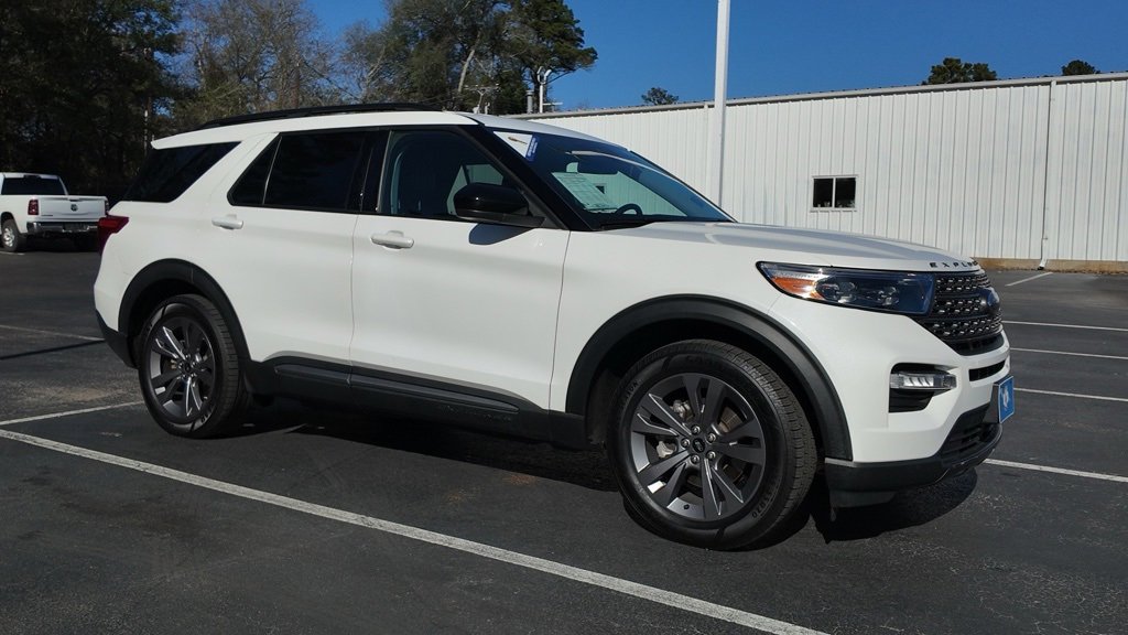 2022 Ford Explorer XLT's photo