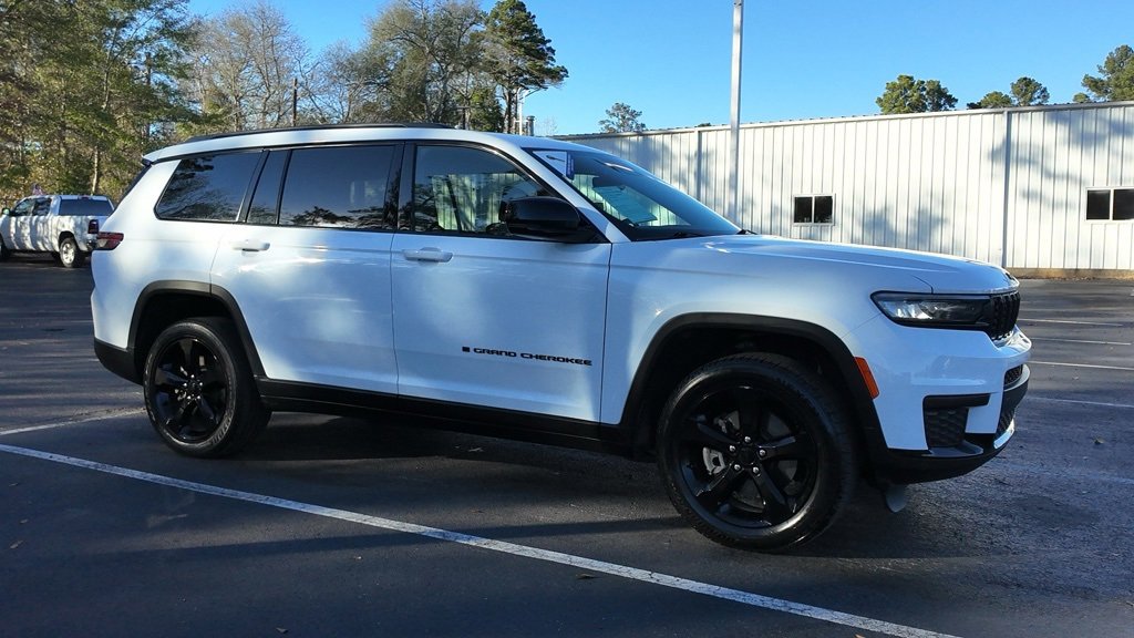 2023 Jeep Grand Cherokee L Altitude's photo