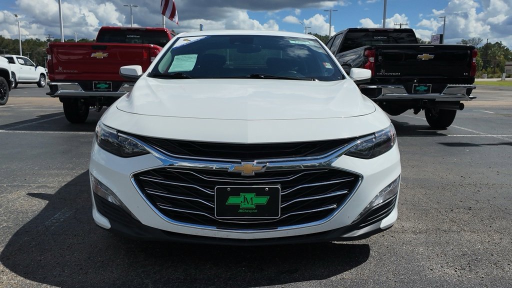 2024 Chevrolet Malibu 1LT photo 2