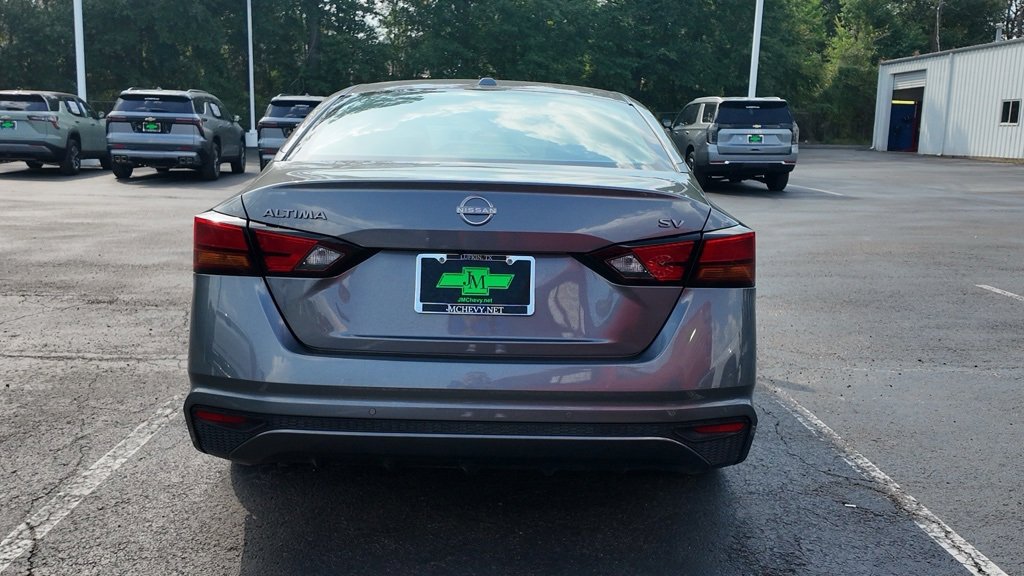 2024 Nissan Altima 2.5 SV photo 2