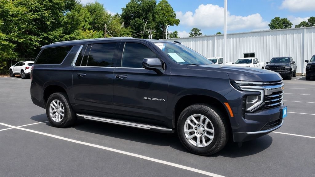 Used 2025 Chevrolet Suburban LT