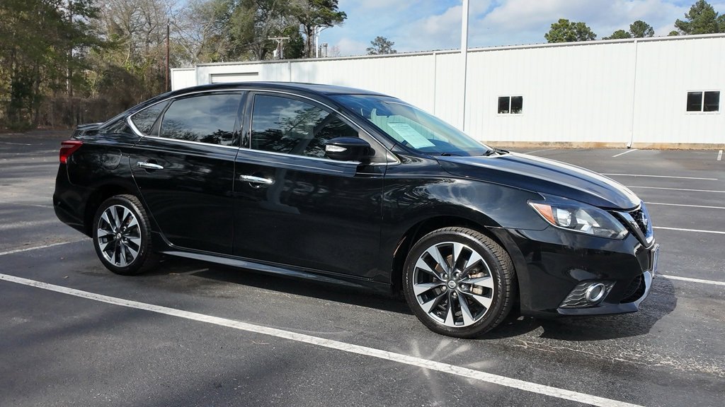 2019 Nissan Sentra SR's photo
