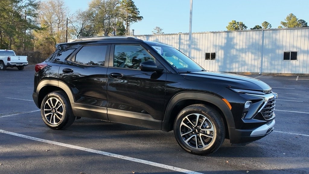2025 Chevrolet Trailblazer LT's photo