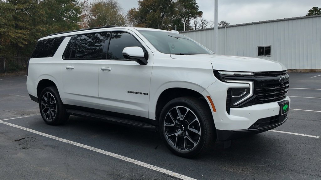 2025 Chevrolet Suburban RST's photo