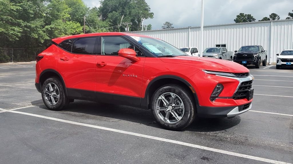 2025 Chevrolet Blazer 2.0T 2LT FWD's photo