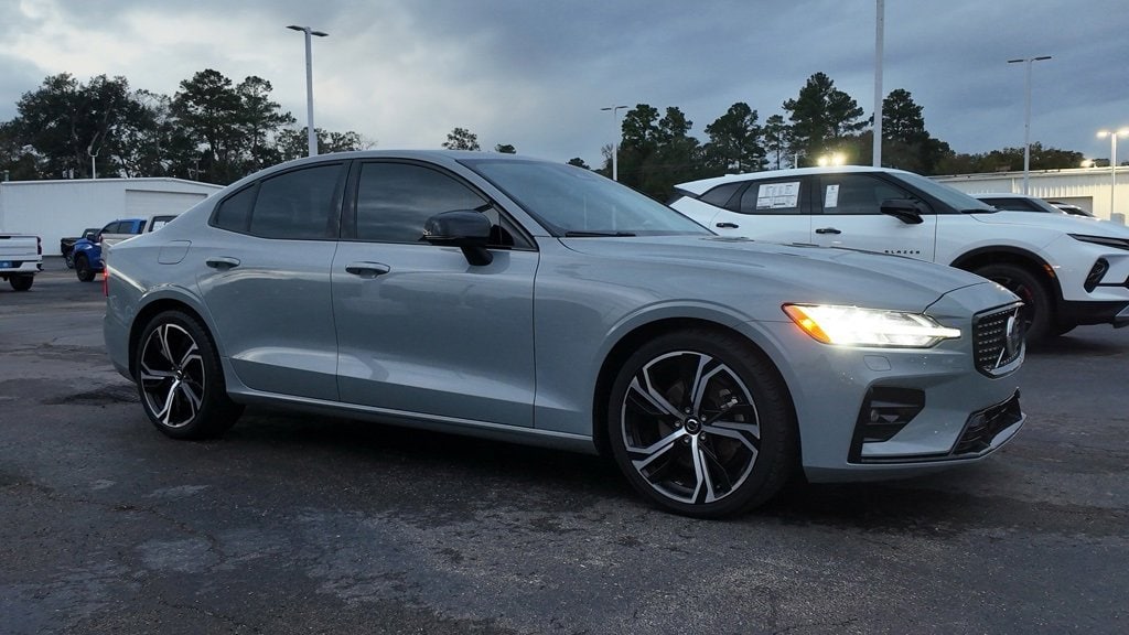 2024 Volvo S60 Core's photo