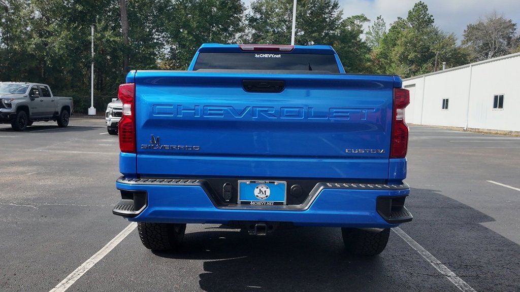 2025 Chevrolet Silverado 1500 Custom photo 4