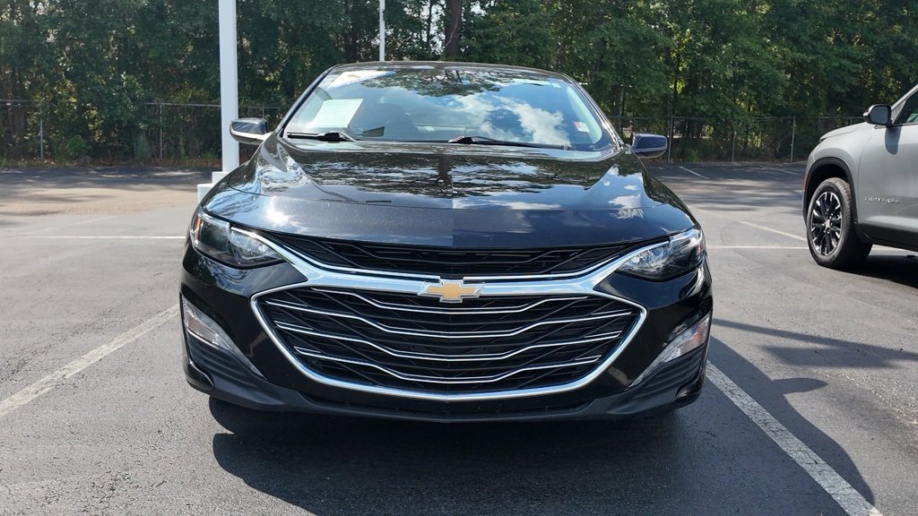 2024 Chevrolet Malibu 1LT photo 2