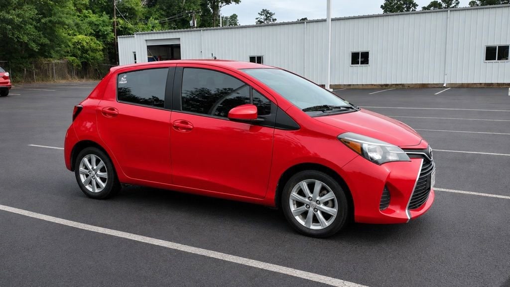2015 Toyota Yaris L 5-Door Liftback AT's photo