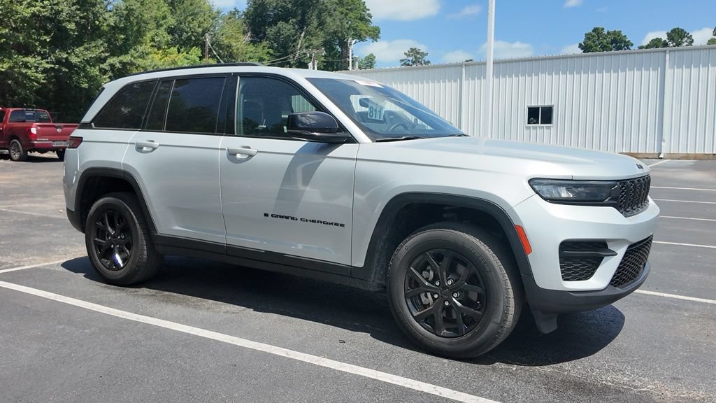Used 2024 Jeep Grand Cherokee Altitude