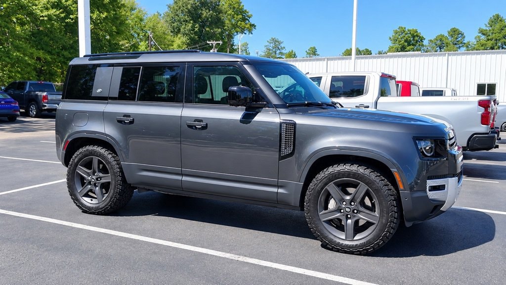 Used 2023 Land Rover Defender SE
