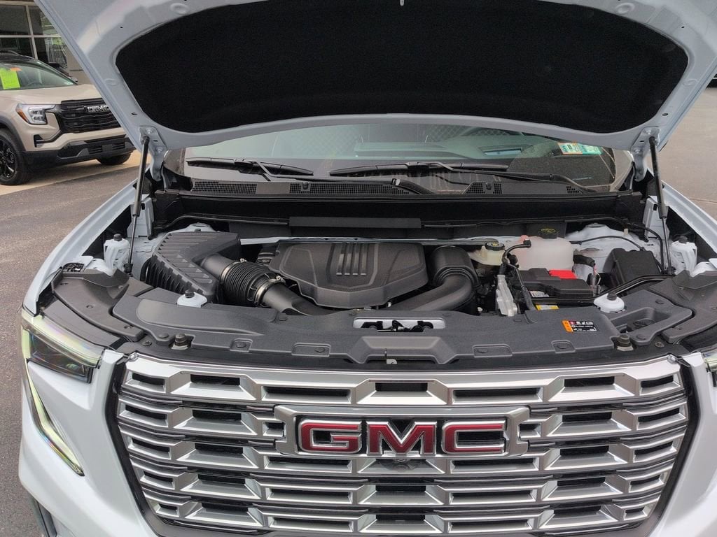 2026 GMC Acadia Denali - Photo 17