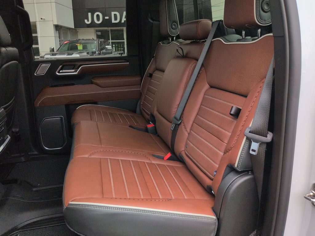 2026 GMC Sierra 3500HD Denali Ultimate - Photo 15