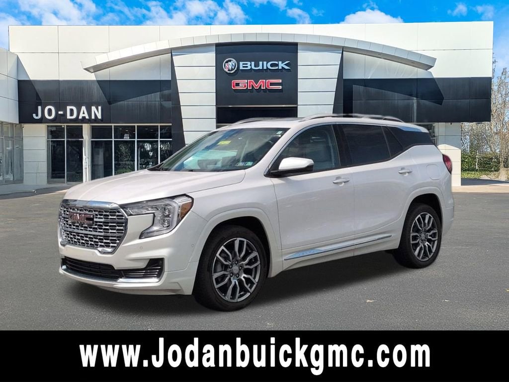 2022 GMC Terrain Denali AWD's photo