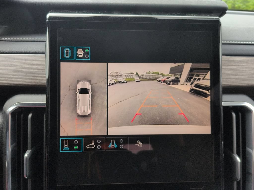 2026 GMC Acadia Denali - Photo 11