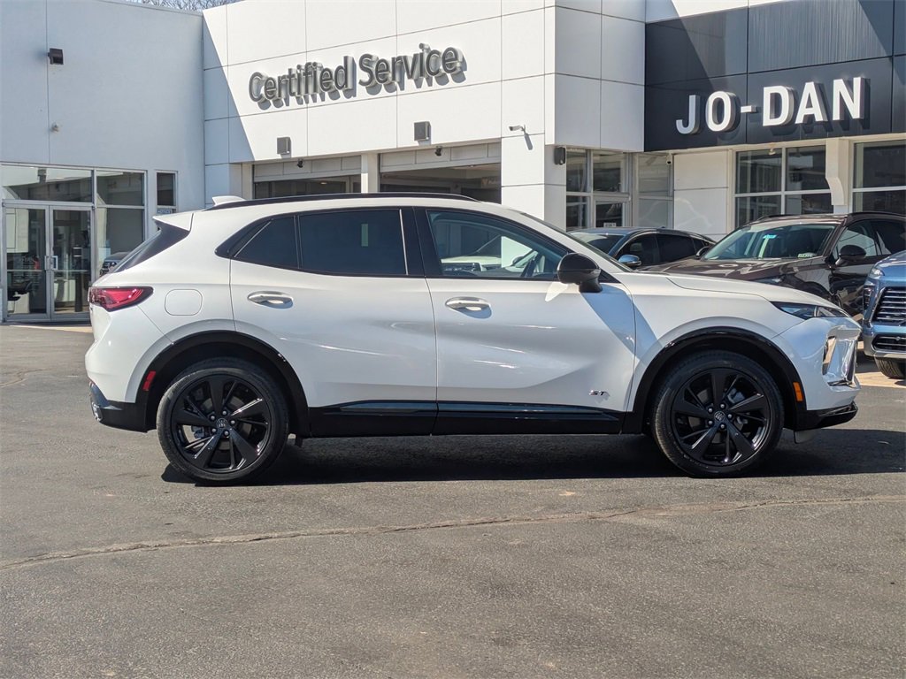 2025 Buick Envision Sport Touring photo 4