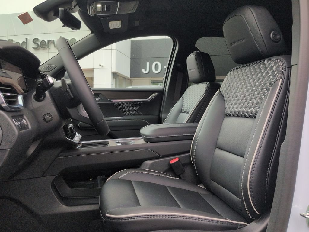 2026 GMC Acadia Denali - Photo 12