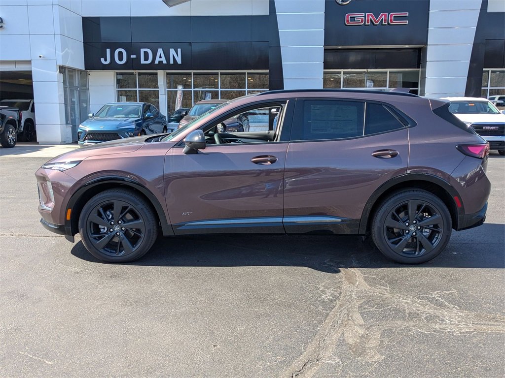 2024 Buick Envision Sport Touring photo 2