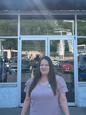 Staff member Amy Noss from ID_7e0f7ec18998