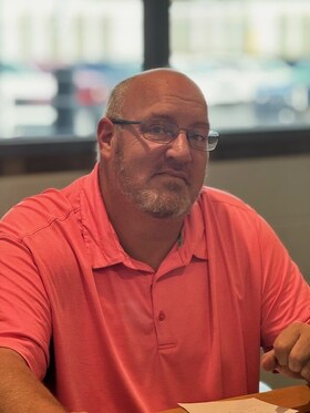 Staff member Luke M. from ID_7e0f7ec18998