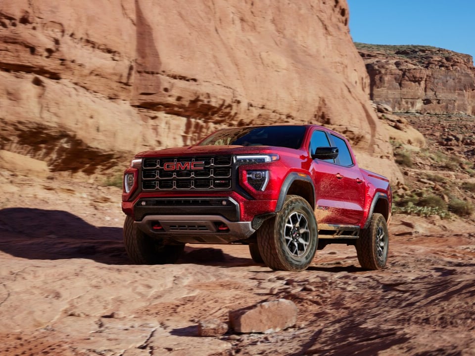2026-GMC-Canyon-AT4X-CrewCab-Truck-L06-960x720.jpg