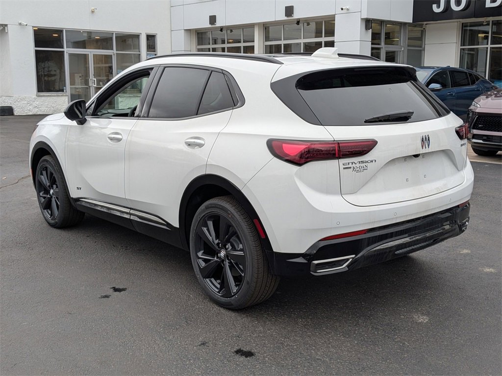 2025 Buick Envision Sport Touring photo 4