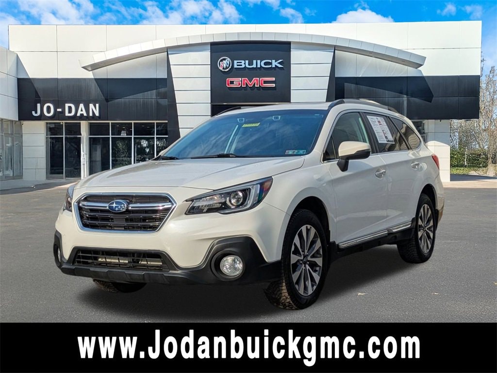 2018 Subaru Outback Touring's photo