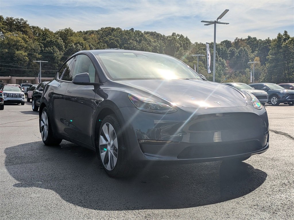 2023 Tesla Model Y Long Range photo 3