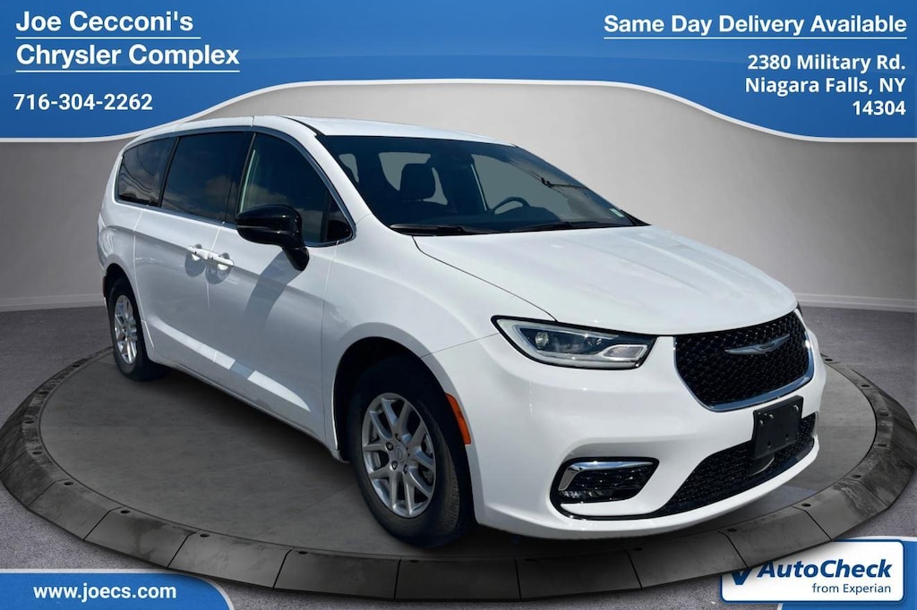 Used 2026 Chrysler Pacifica Select Van