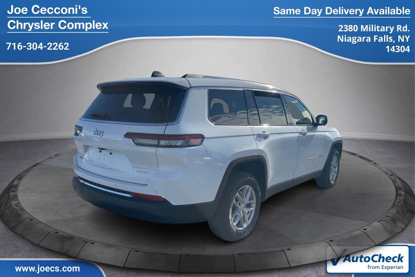 2023 Jeep Grand Cherokee Laredo photo 2