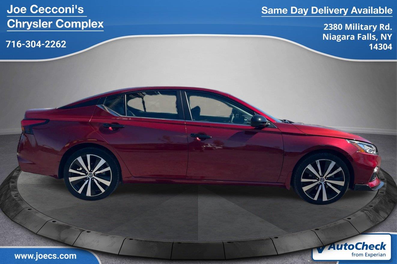 Used 2022 Nissan Altima SR with VIN 1N4BL4CW7NN352984 for sale in Niagara Falls, NY