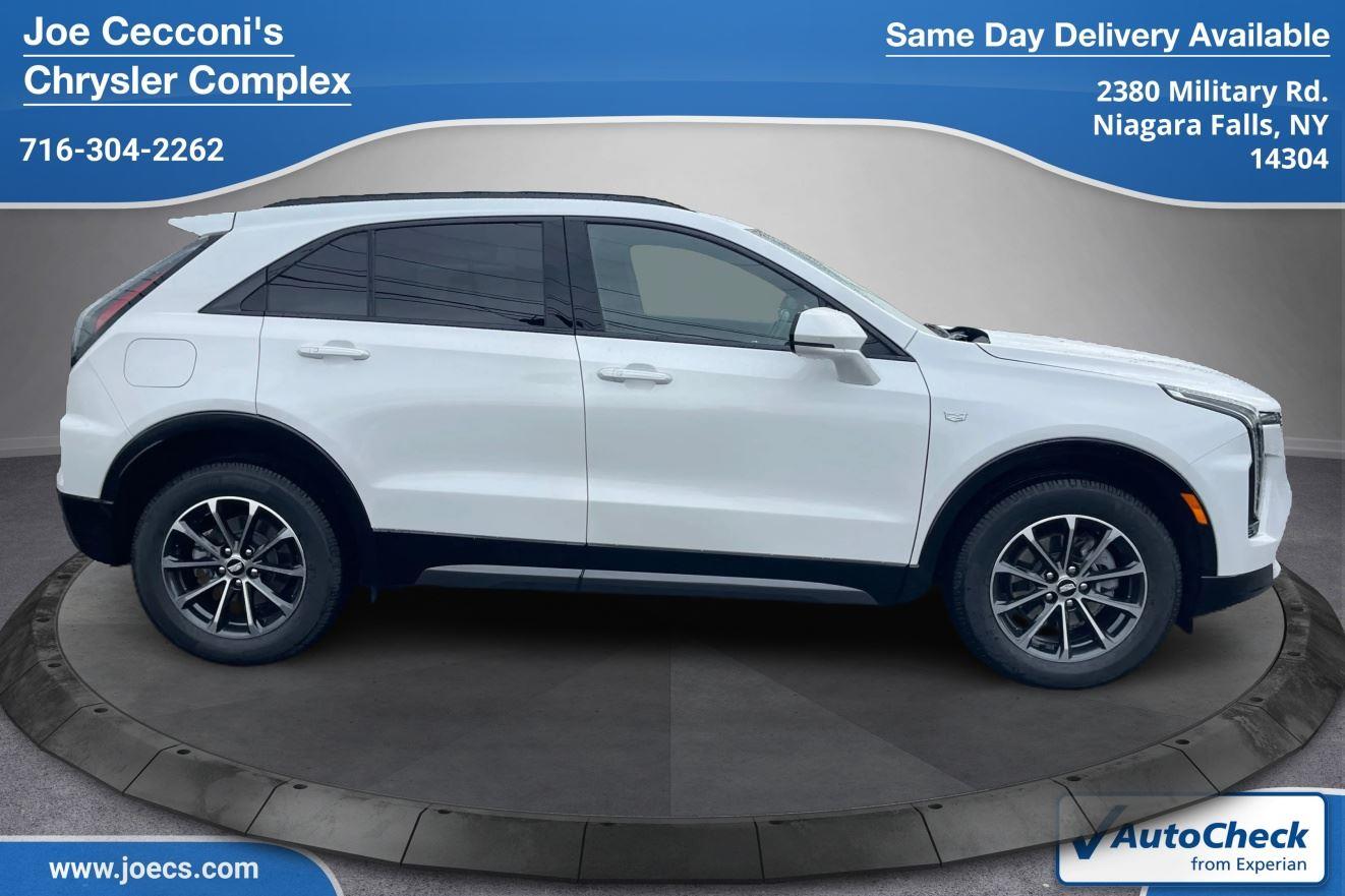 2024 Cadillac XT4 Sport photo 2