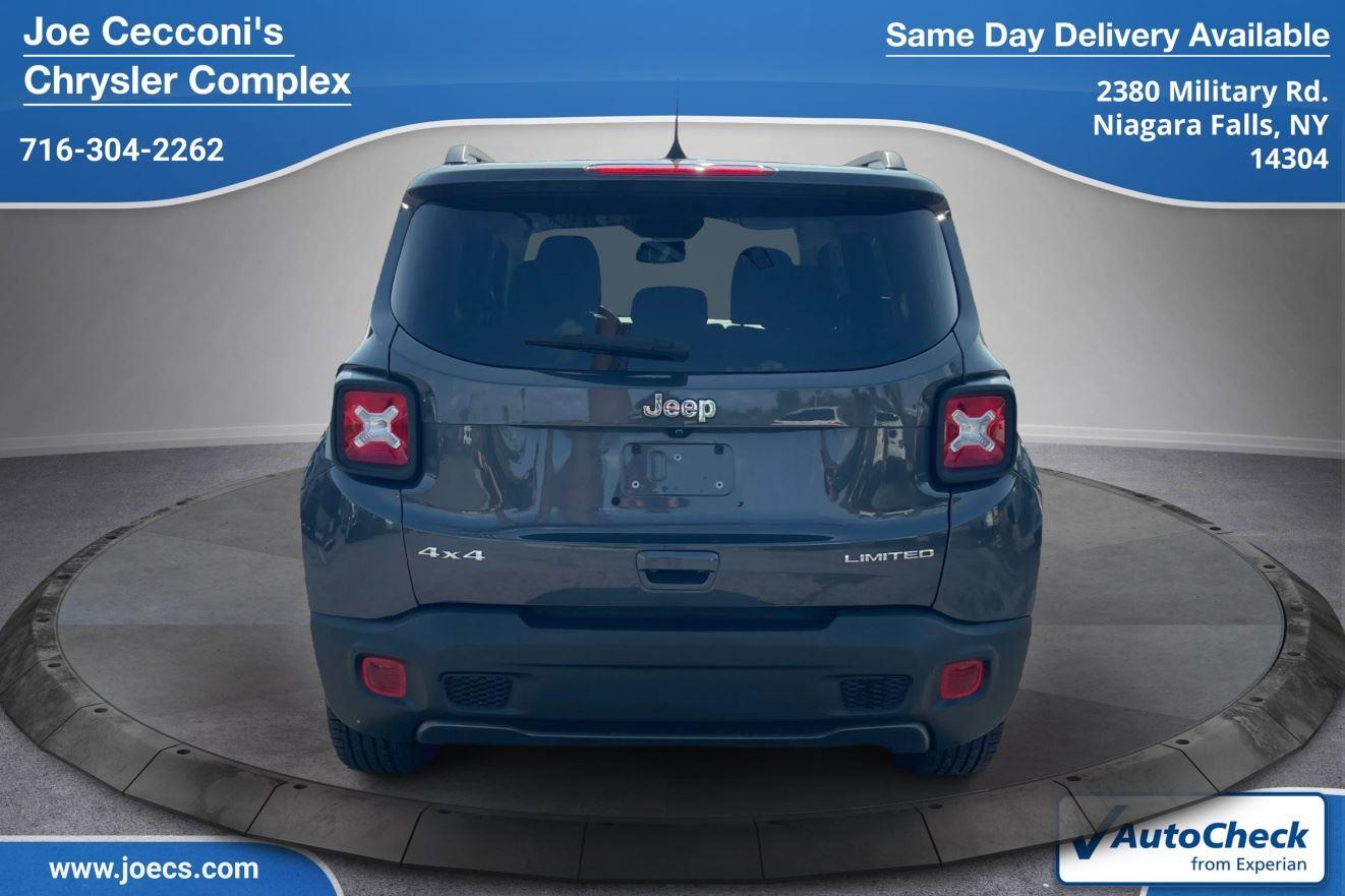2023 Jeep Renegade Limited photo 3