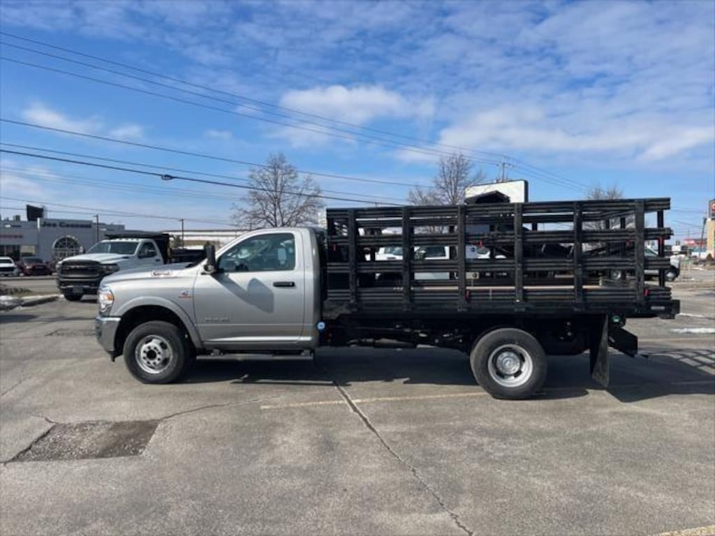 New 2022 Ram 3500 Chassis Cab 3500 SLT CHASSIS REGULAR CAB 4X2 84' CA Pickup