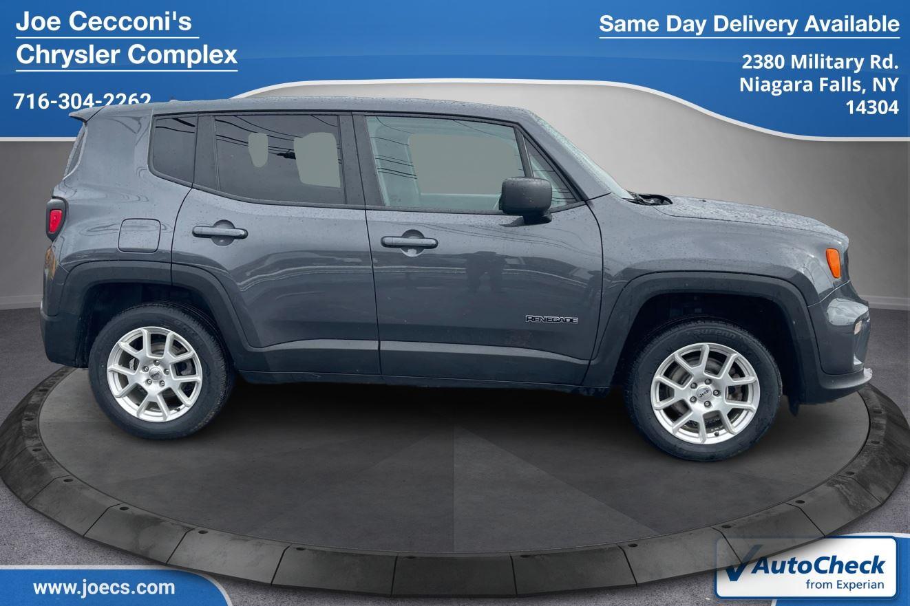 2023 Jeep Renegade Latitude photo 2