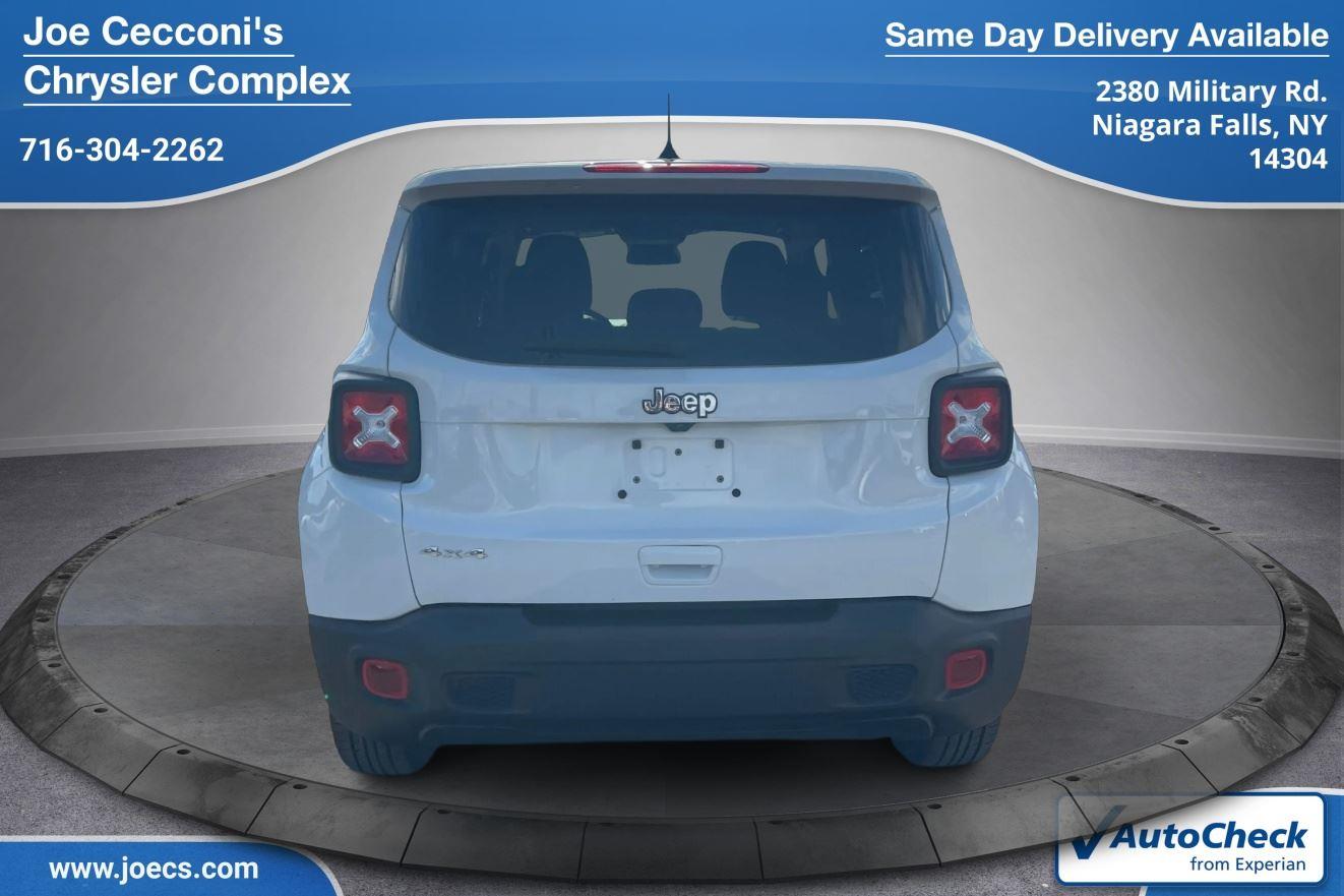 2023 Jeep Renegade Latitude photo 4