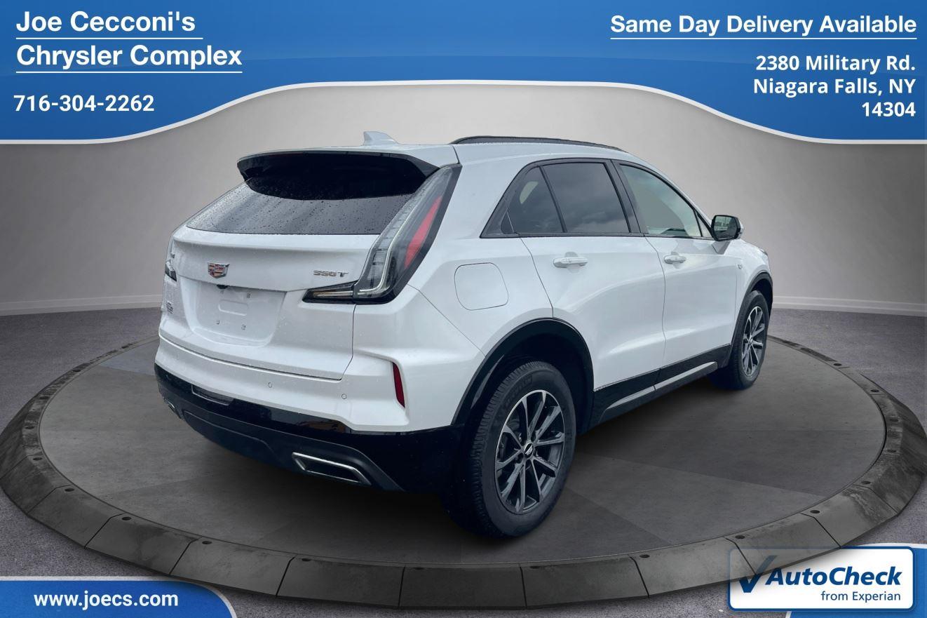 2024 Cadillac XT4 Sport photo 3