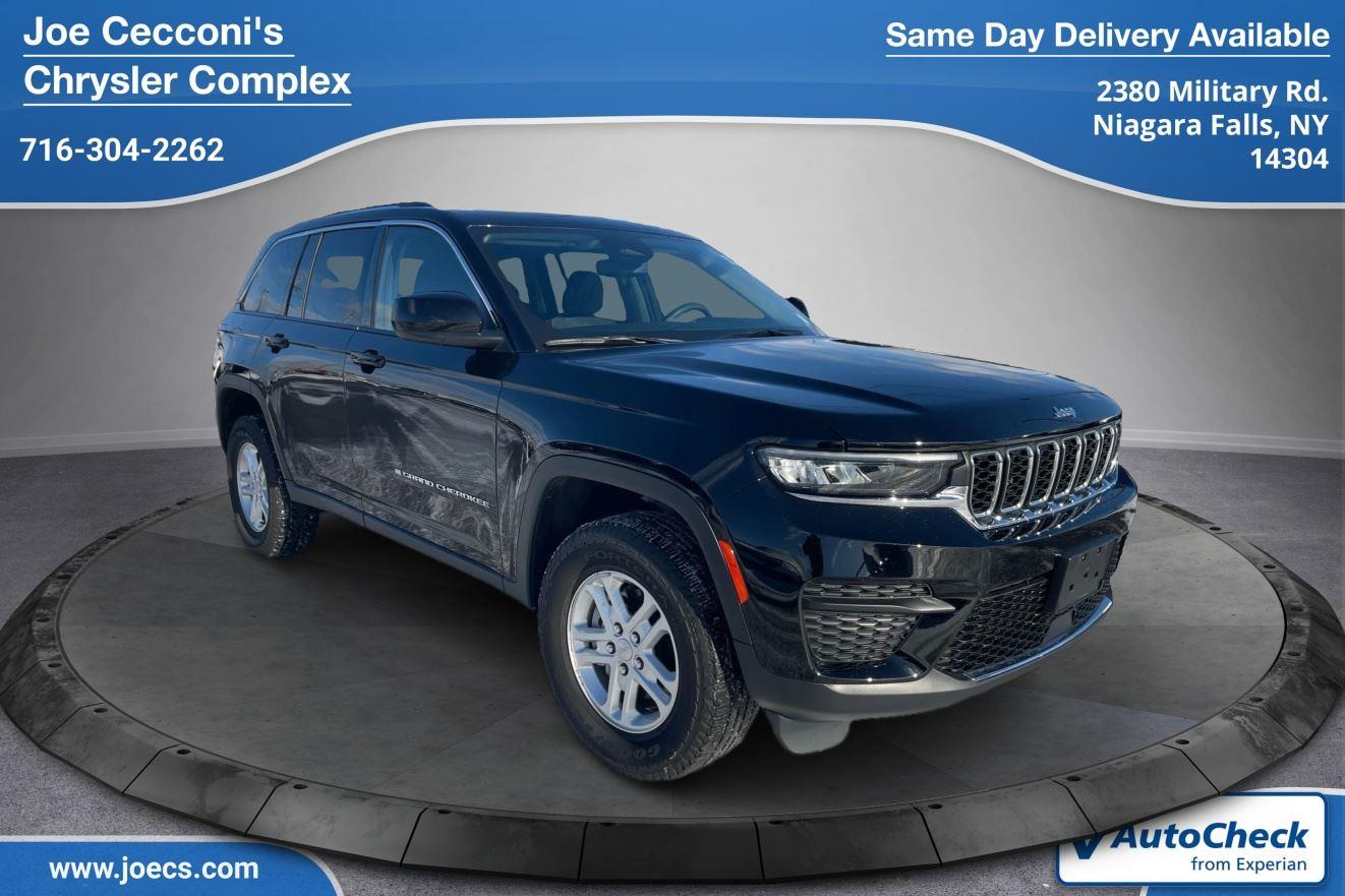 2023 Jeep Grand Cherokee Laredo's photo
