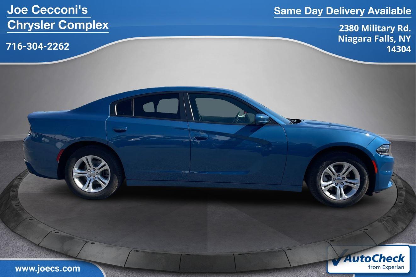 2021 Dodge Charger SXT photo 2