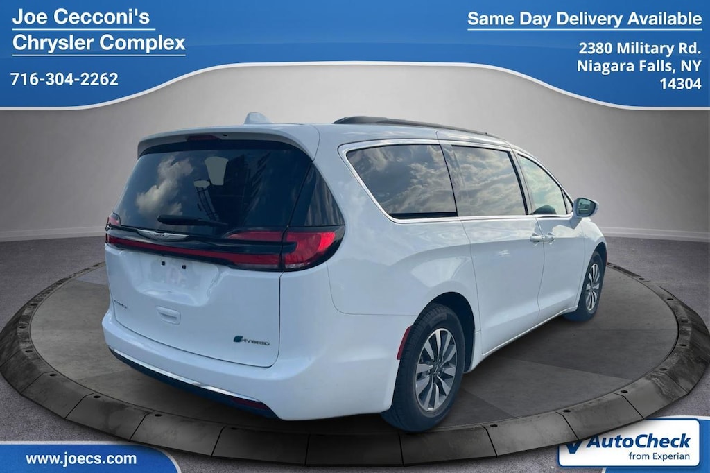 Used 2022 Chrysler Pacifica Hybrid Touring L Van
