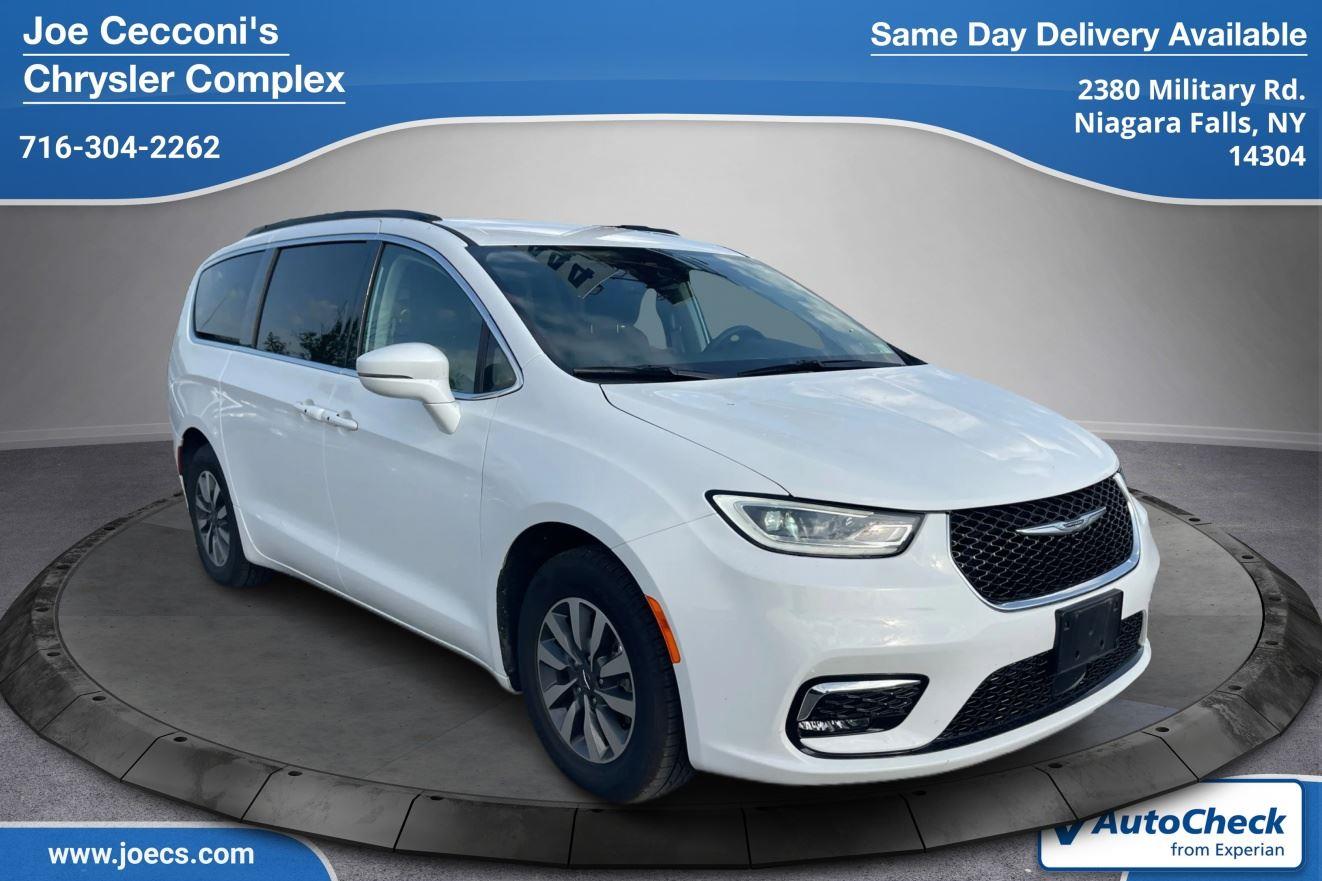 2022 Chrysler Pacifica Hybrid Touring L Hybrid's photo