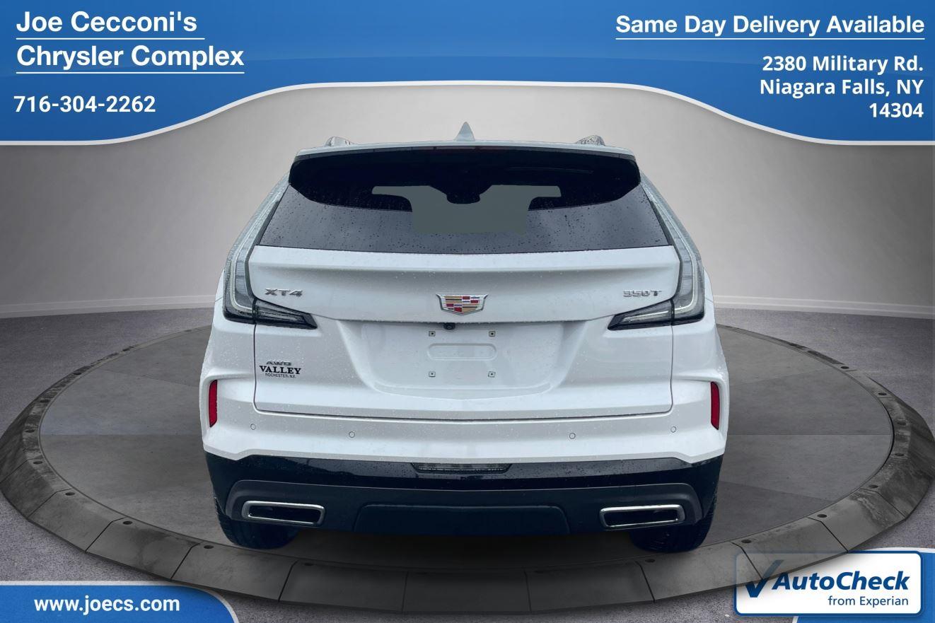 2024 Cadillac XT4 Sport photo 4