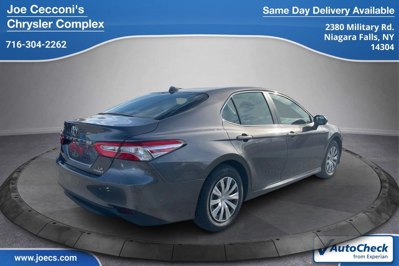 2020 Toyota Camry Hybrid LE photo 3
