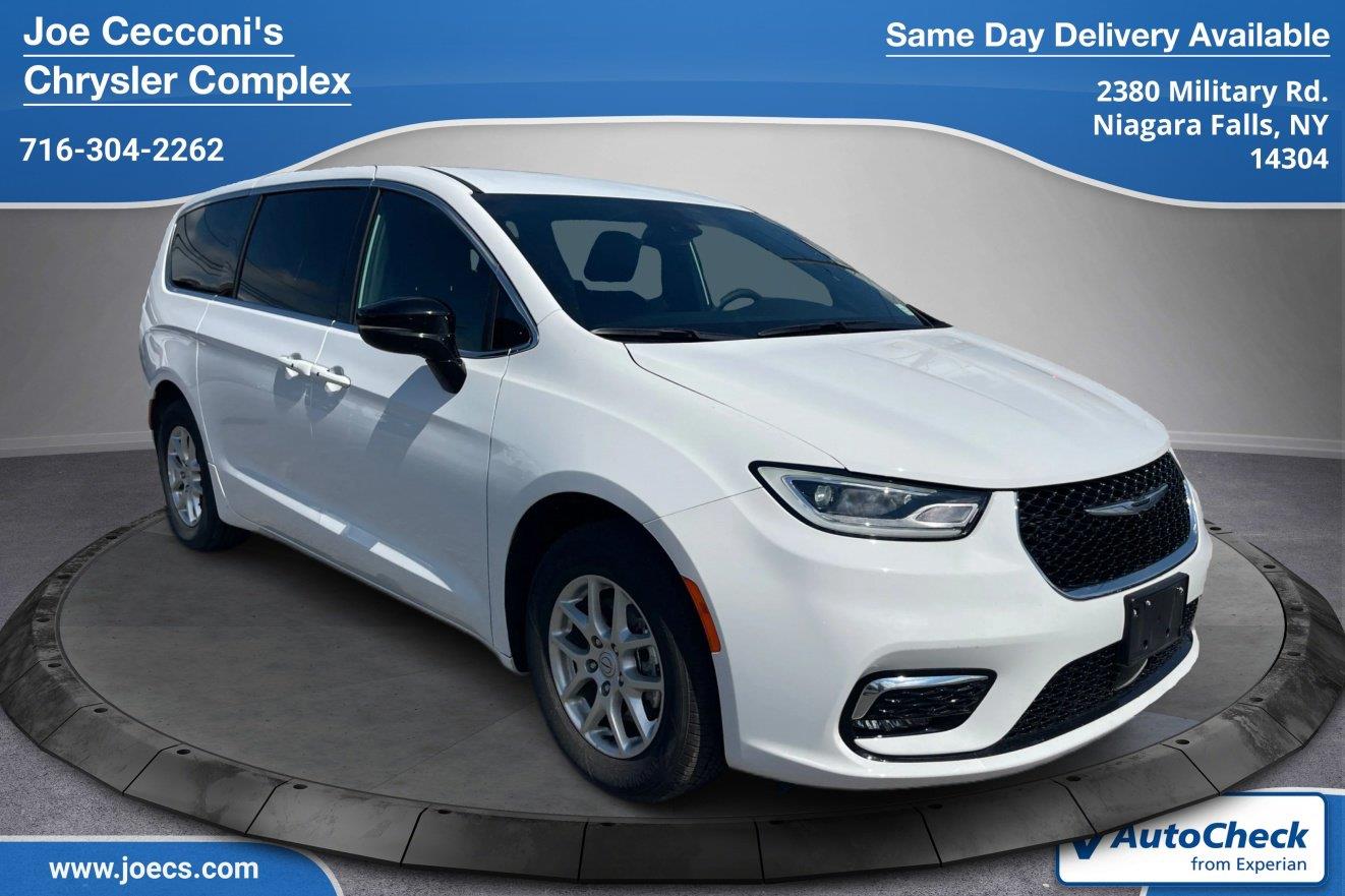 2026 Chrysler Pacifica Van 